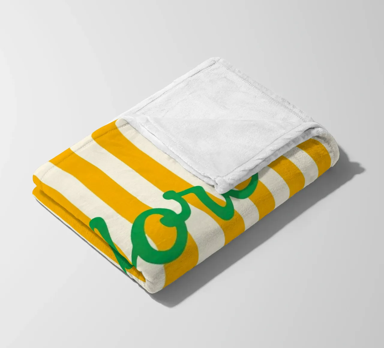More Amore coperta in pile da Attaboy Dsgn