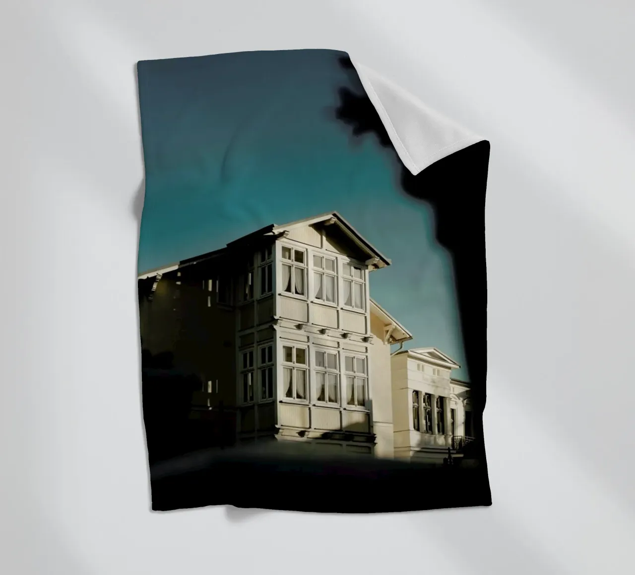 The Hidden House coperta in pile da Sebastian Hilgetag