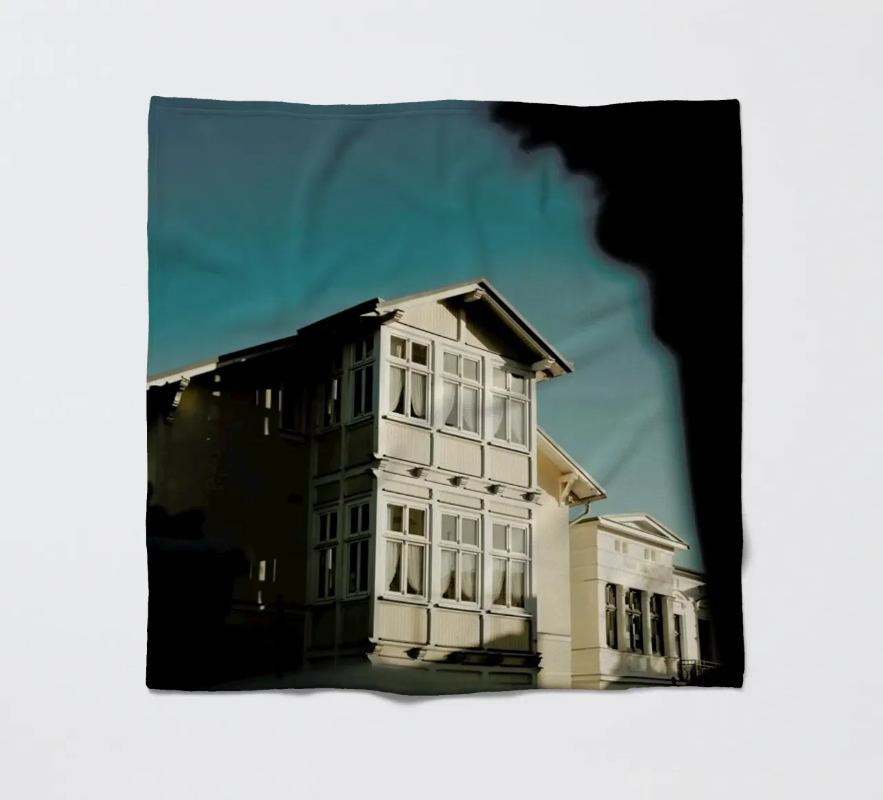 The Hidden House coperta in pile da Sebastian Hilgetag
