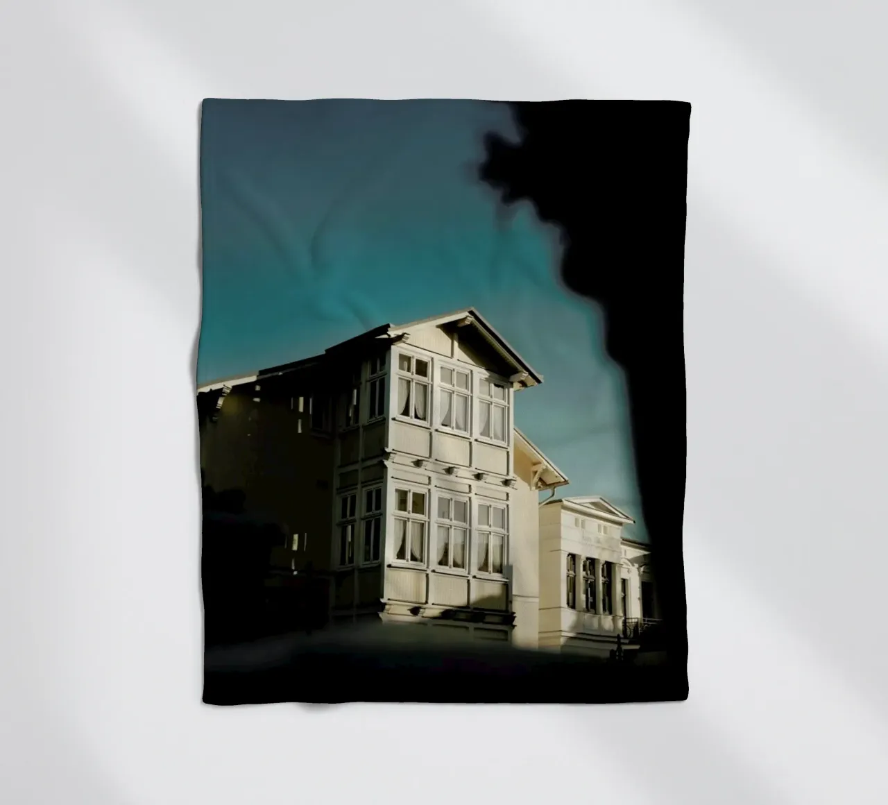 The Hidden House coperta in pile da Sebastian Hilgetag