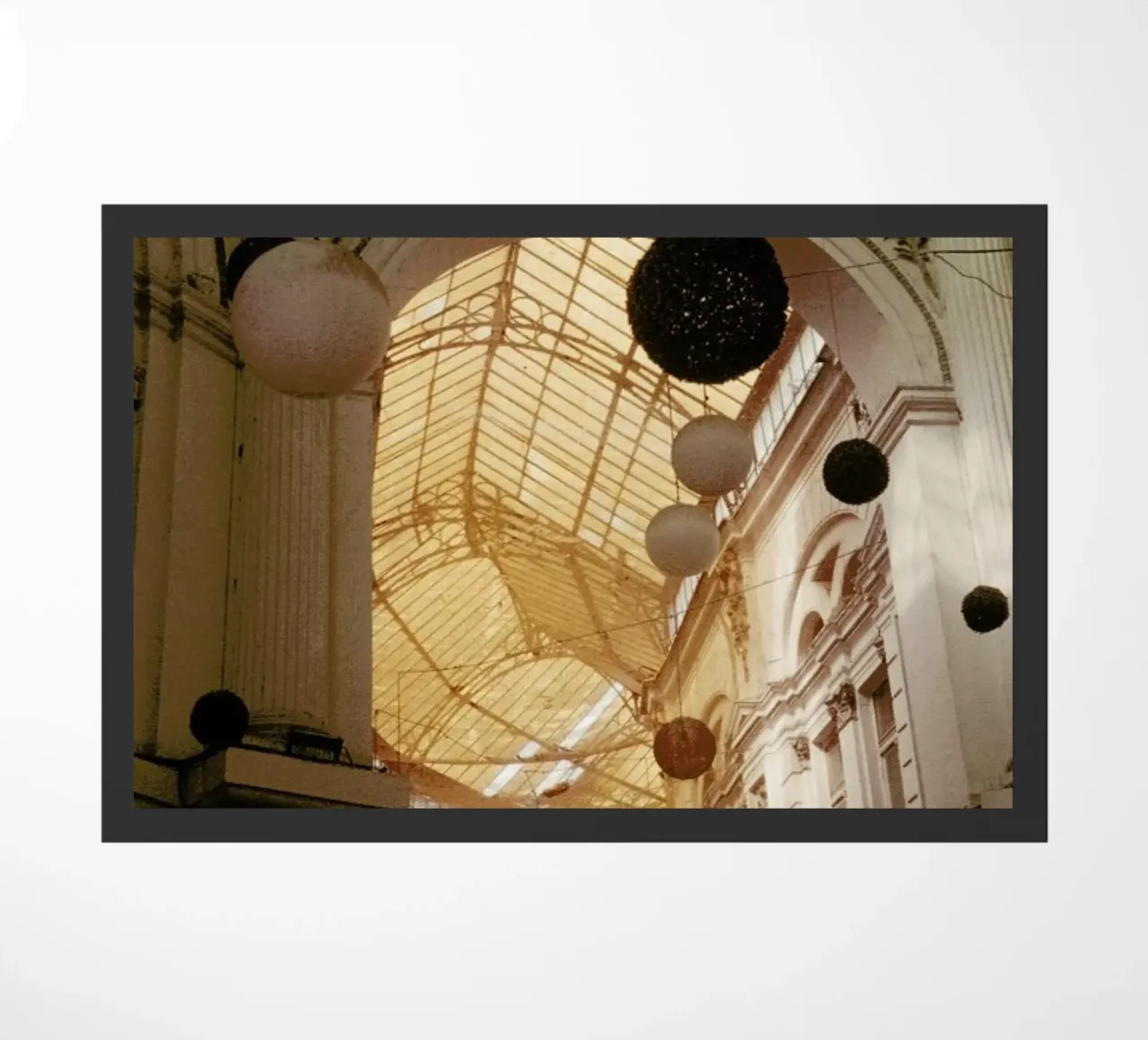 Analog Series Balloons In The Mall zerbino da Sebastian Hilgetag