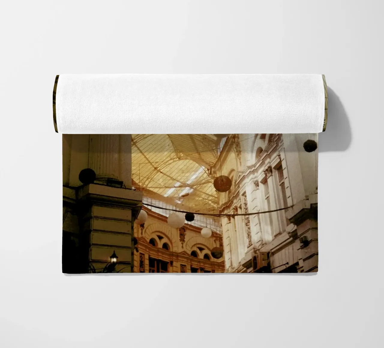 Analog Series Balloons In The Mall telo mare da Sebastian Hilgetag