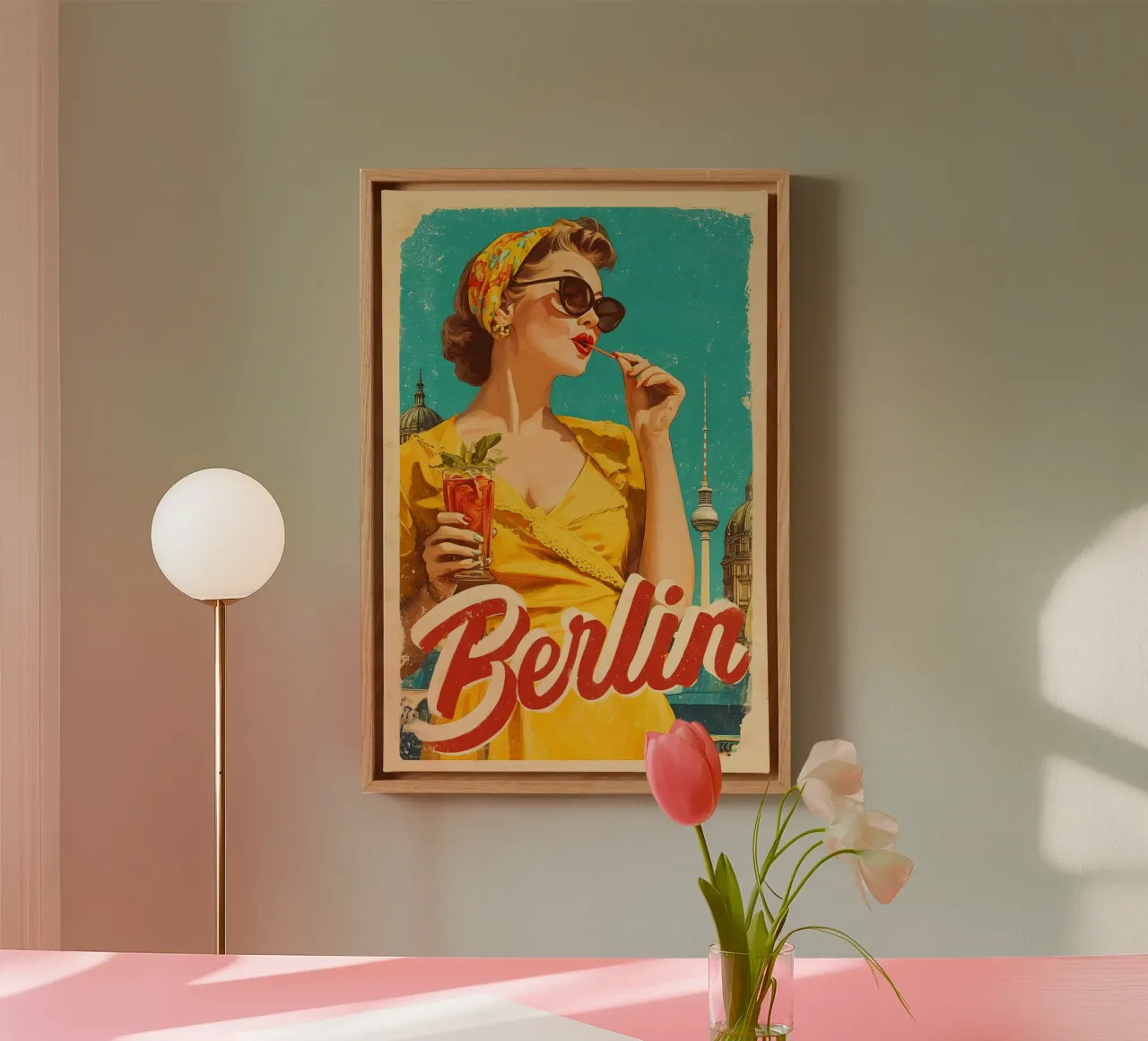 Berlin retro Fernsehturm Leinwand mit Schattenfugenrahmen von Vintage Travel Art