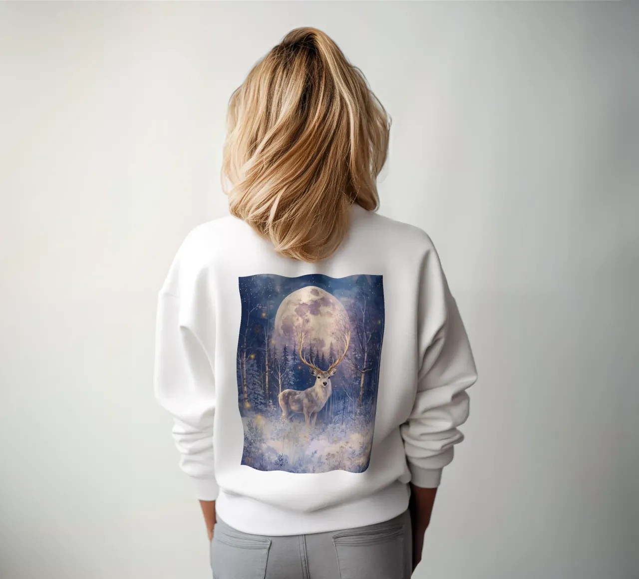 Boho Cervo d'inverno sotto la luna piena Foresta magica di Natale felpa da Gentle Echoes Art