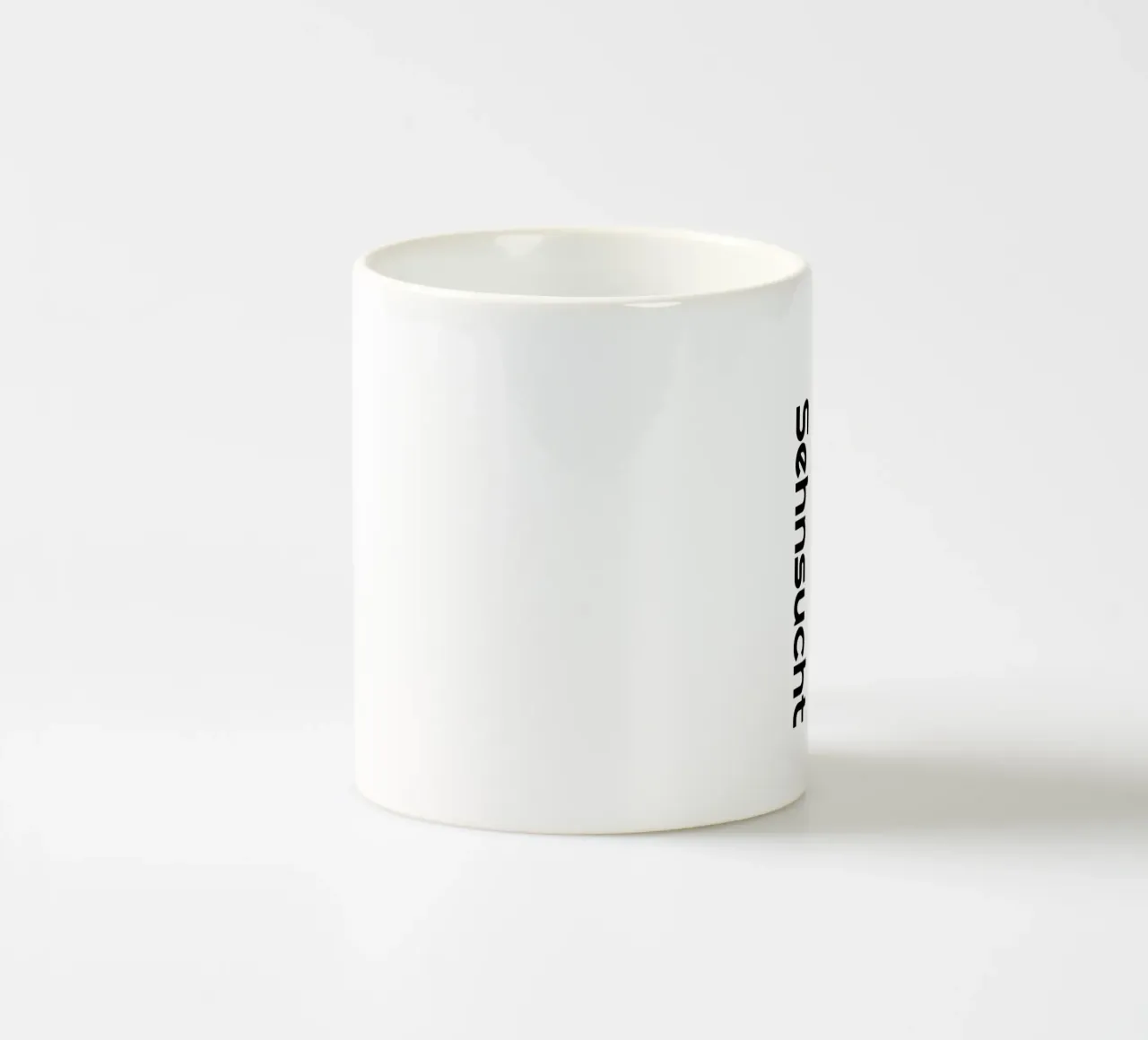 Amore che desidera l'eternità tazza in ceramica da YV TYPOGRAPHY