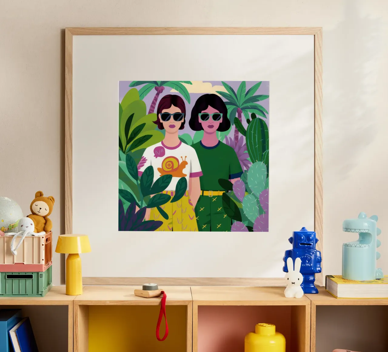 Occhiali da sole e pesci rossi poster con telaio in legno da Pale Aura