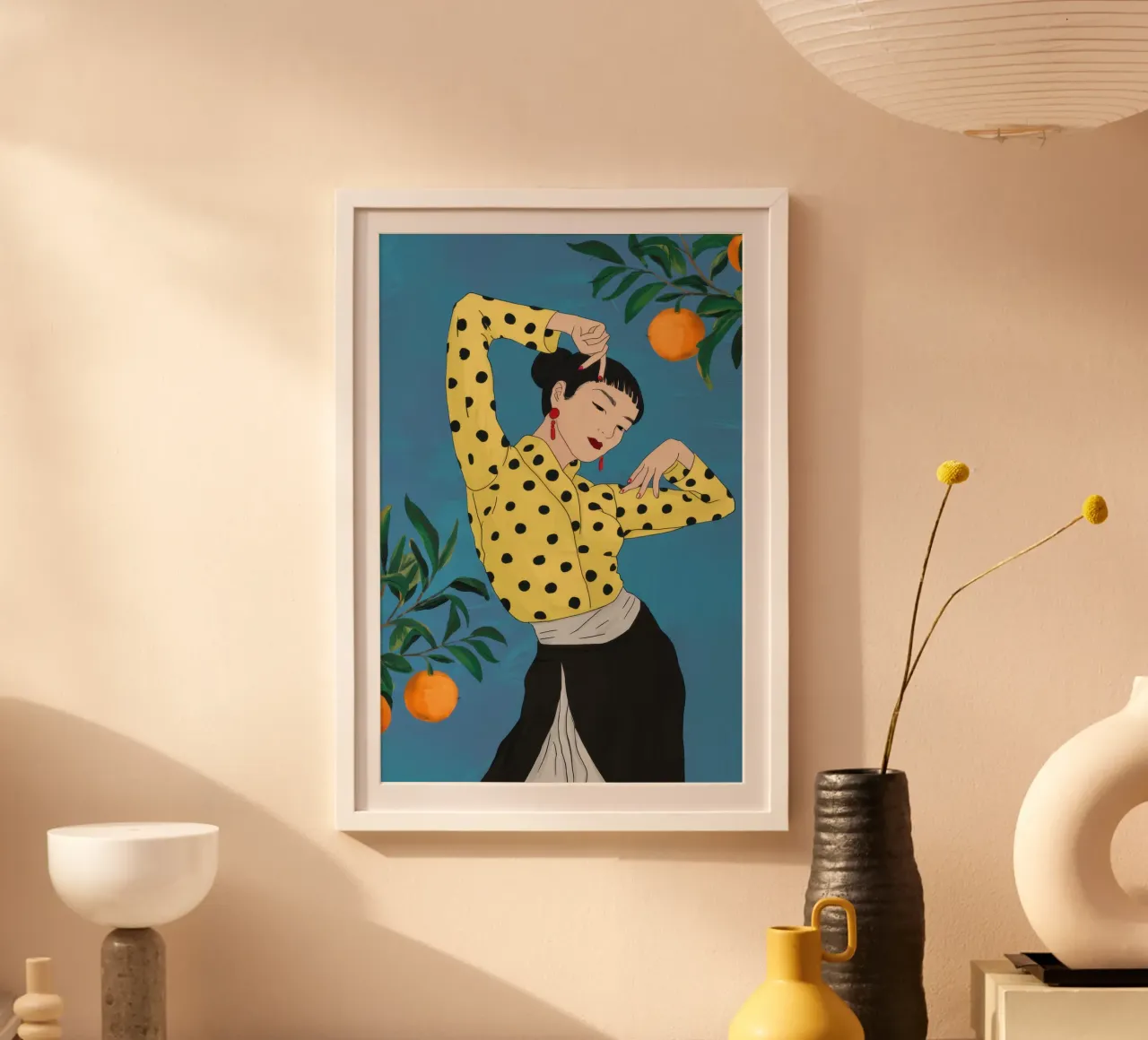 Boschetto arancione a pois poster con telaio in alluminio da Marigold Tiga