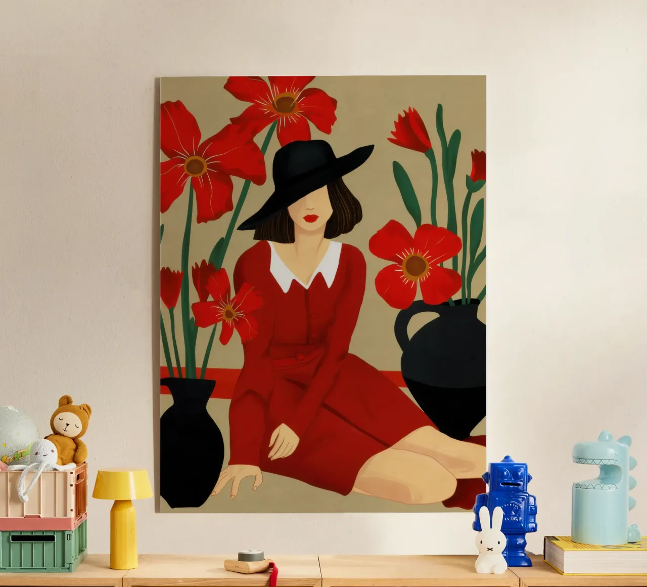 Abito rosso Cappello nero plexiglass da Marigold Tiga