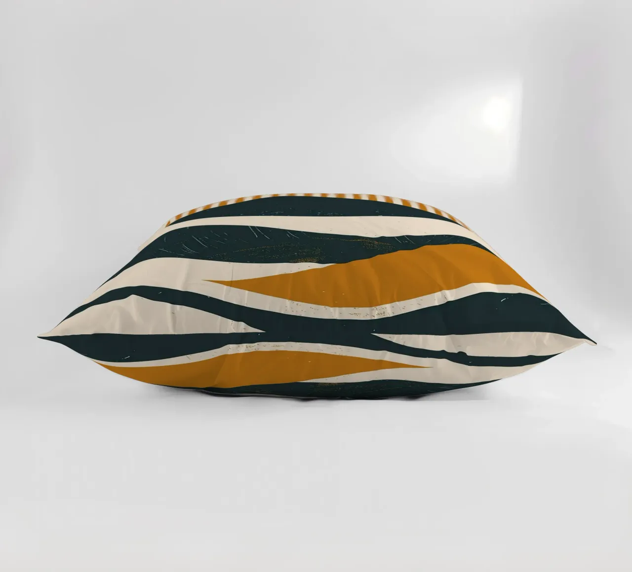Paesaggio onirico del deserto cuscino da MountainMinimalist