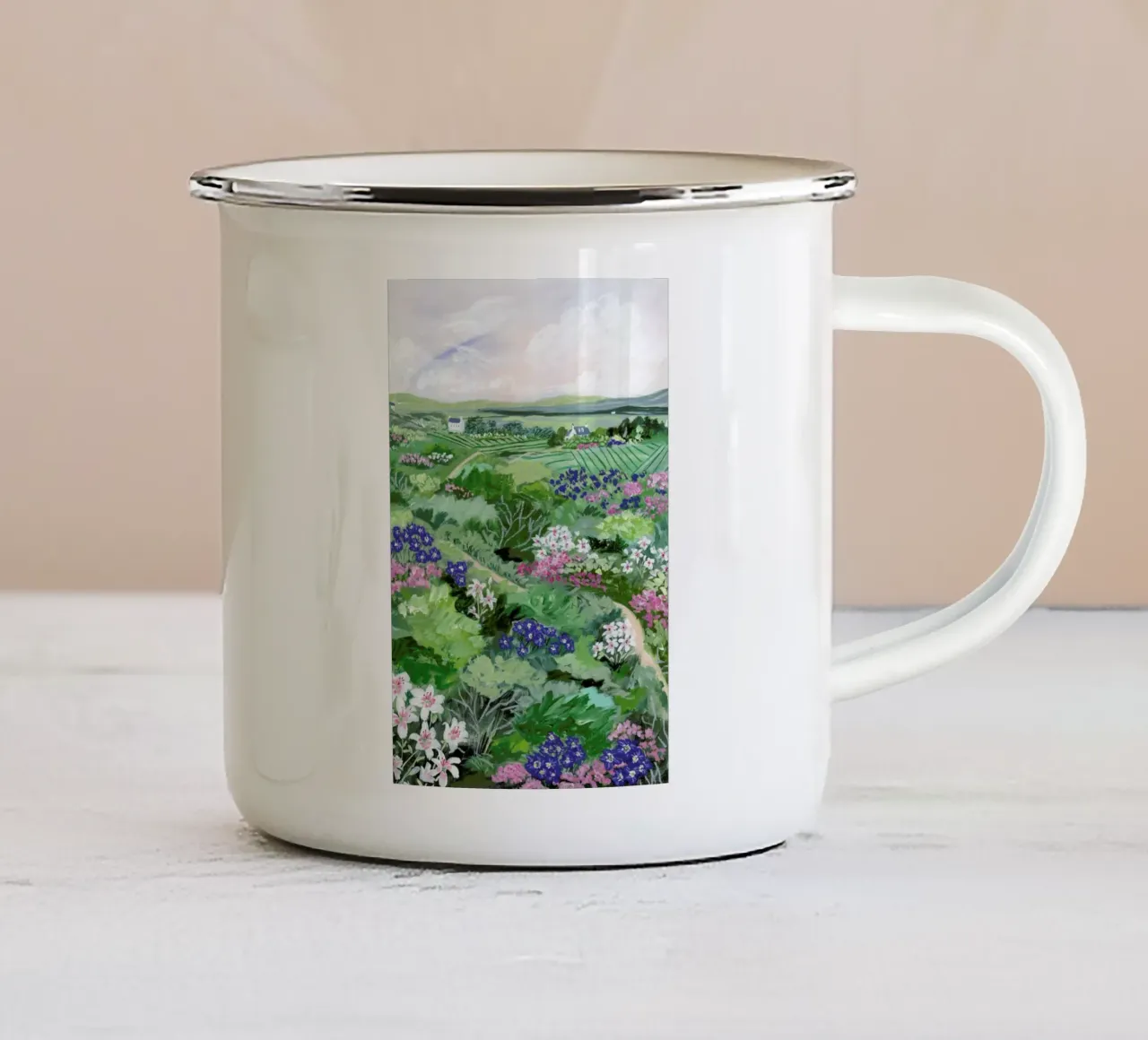 Irish Landscape tazza in smalto da Sarah Gesek