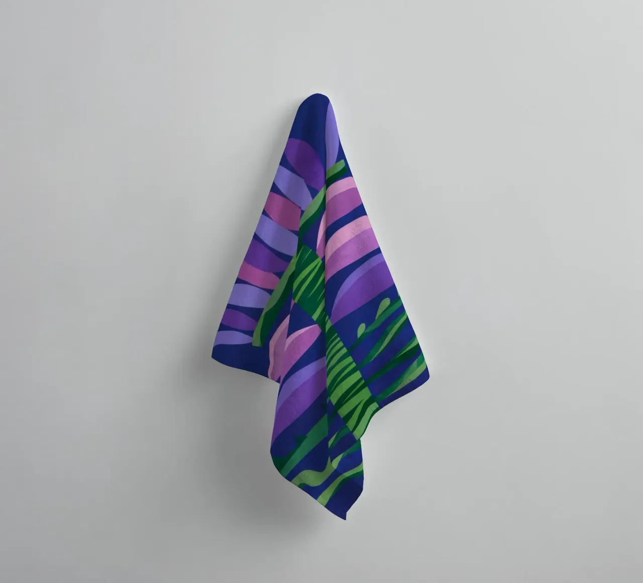 Notturno Baccelli viola asciugamano da bagno da Arcane Lines