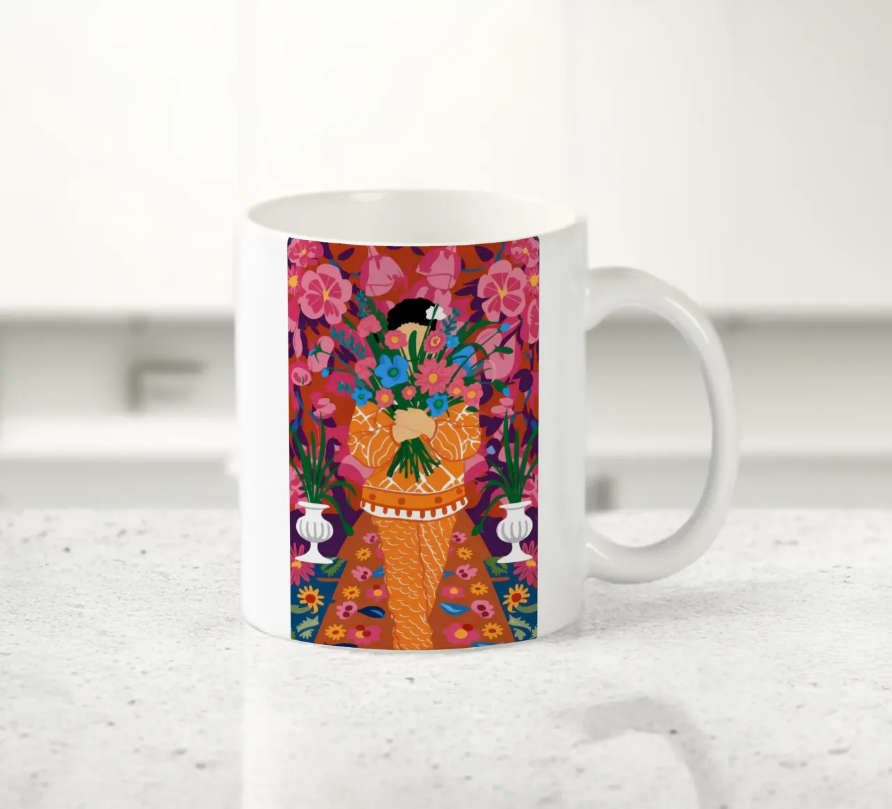Donna con bouquet di fiori tazza in ceramica da Marigold Tiga