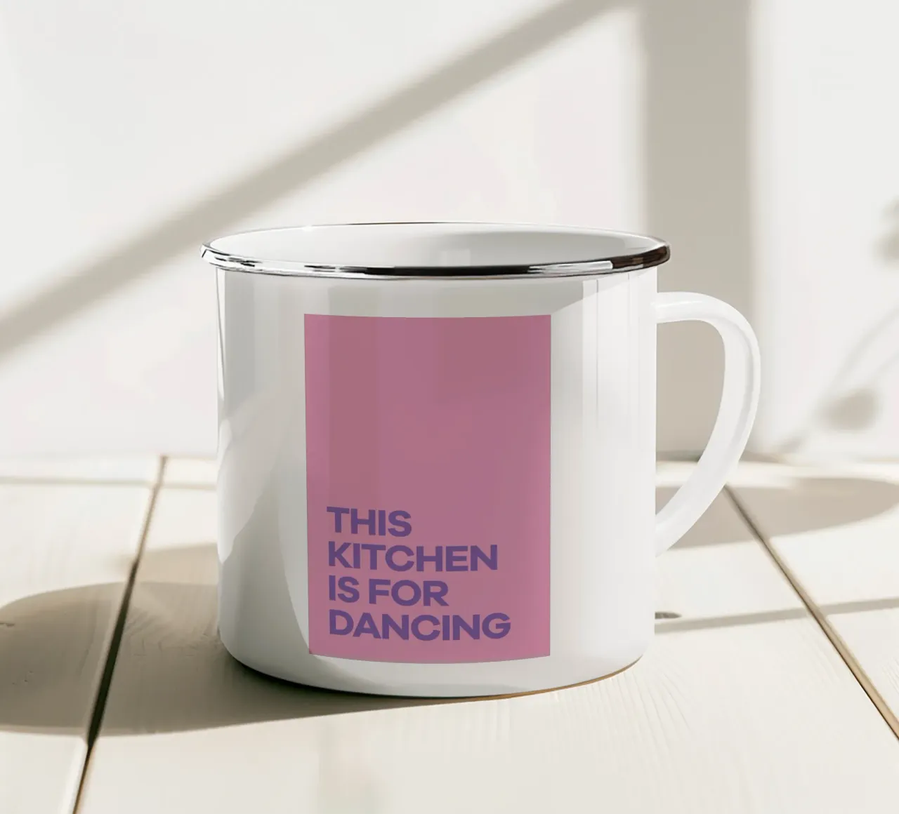 This Kitchen is for Dancing Purple emaille mok van Pure