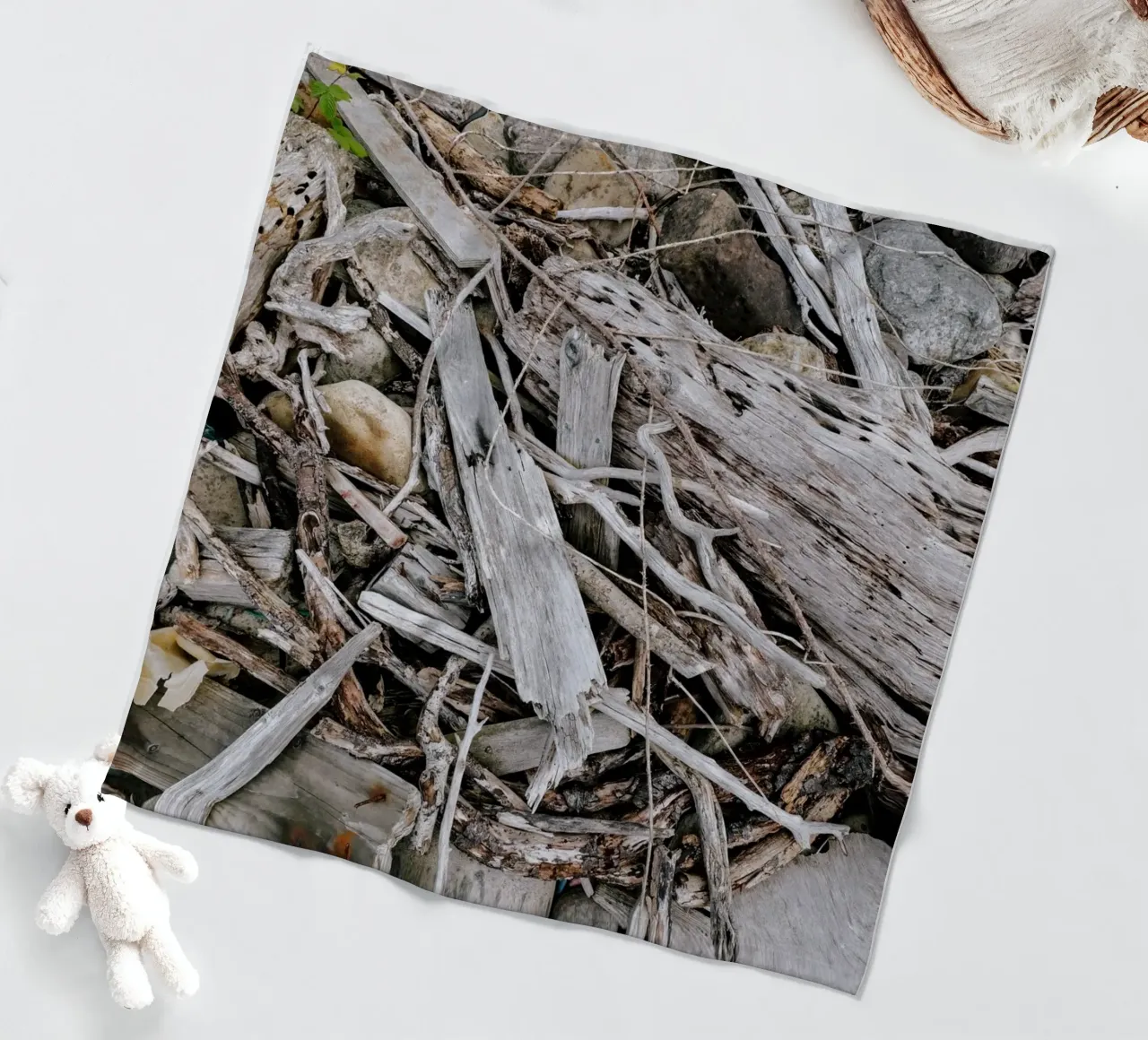Gezeitengeflecht coperta in pile da The Wild Creative Studio
