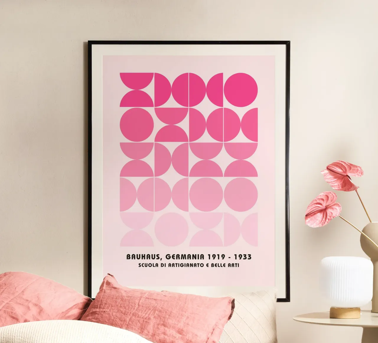 Griglia rosa Bauhaus - geometria e arte del design poster da Studio Vibe