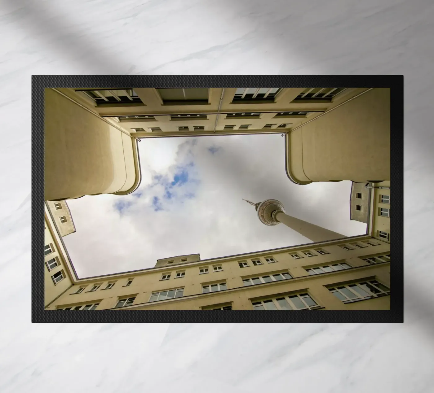 Hinterhof 80 deurmat van Marc Gruninger