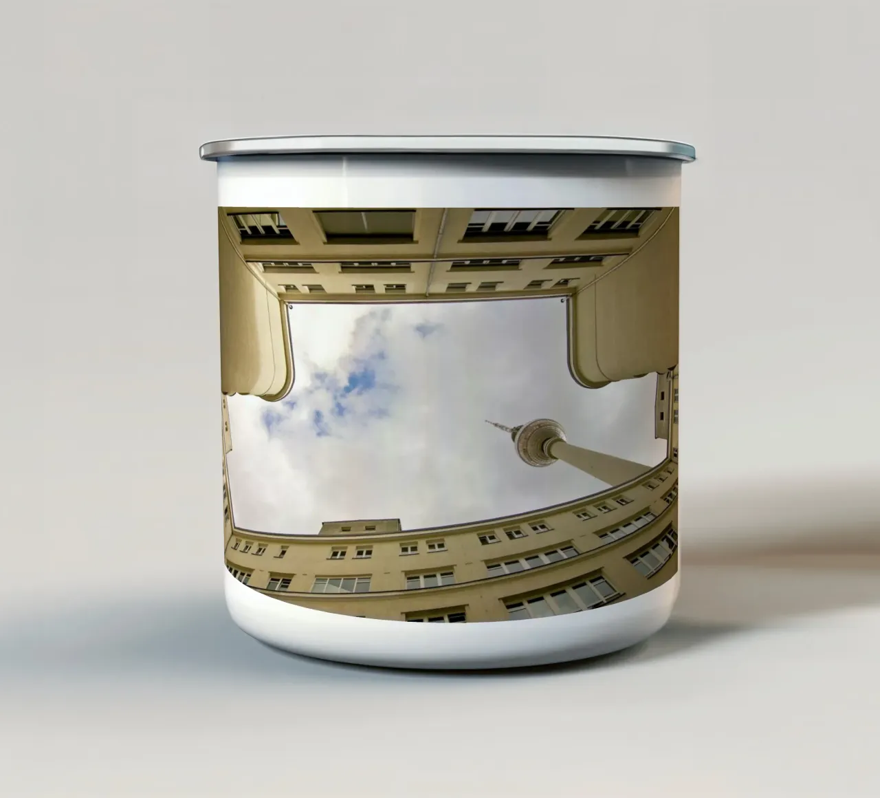 Hinterhof 80 tazza in smalto da Marc Gruninger