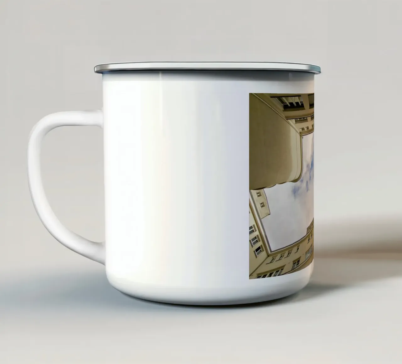 Hinterhof 80 tazza in smalto da Marc Gruninger