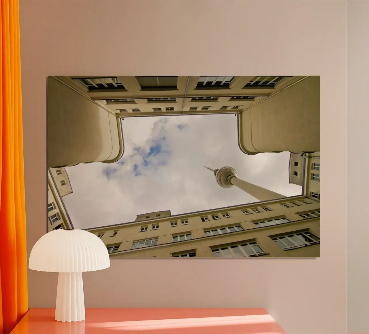 Hinterhof 80 poster con telaio in alluminio da Marc Gruninger