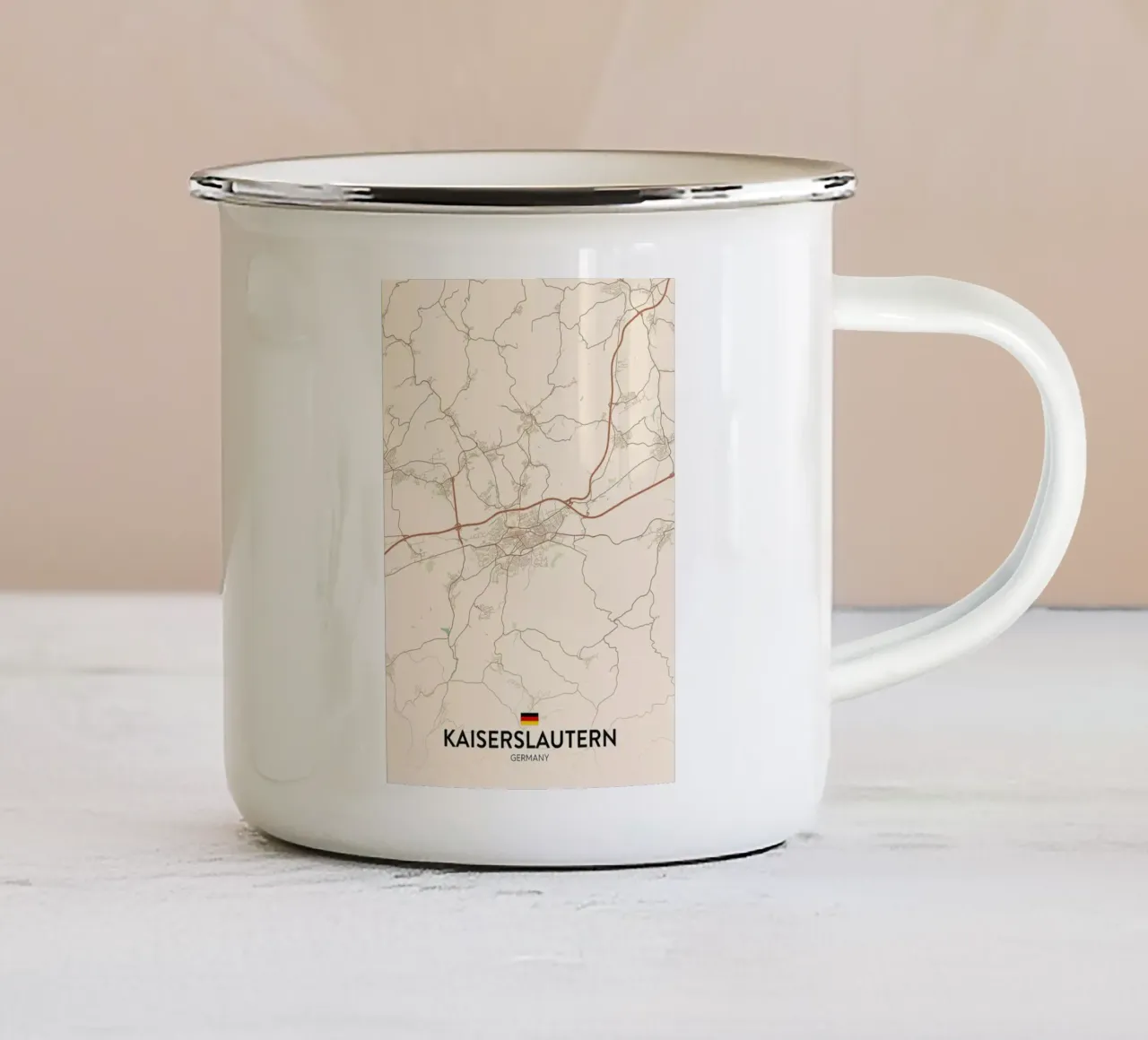 Kaiserlautern DE tazza in smalto da Rick Thompson