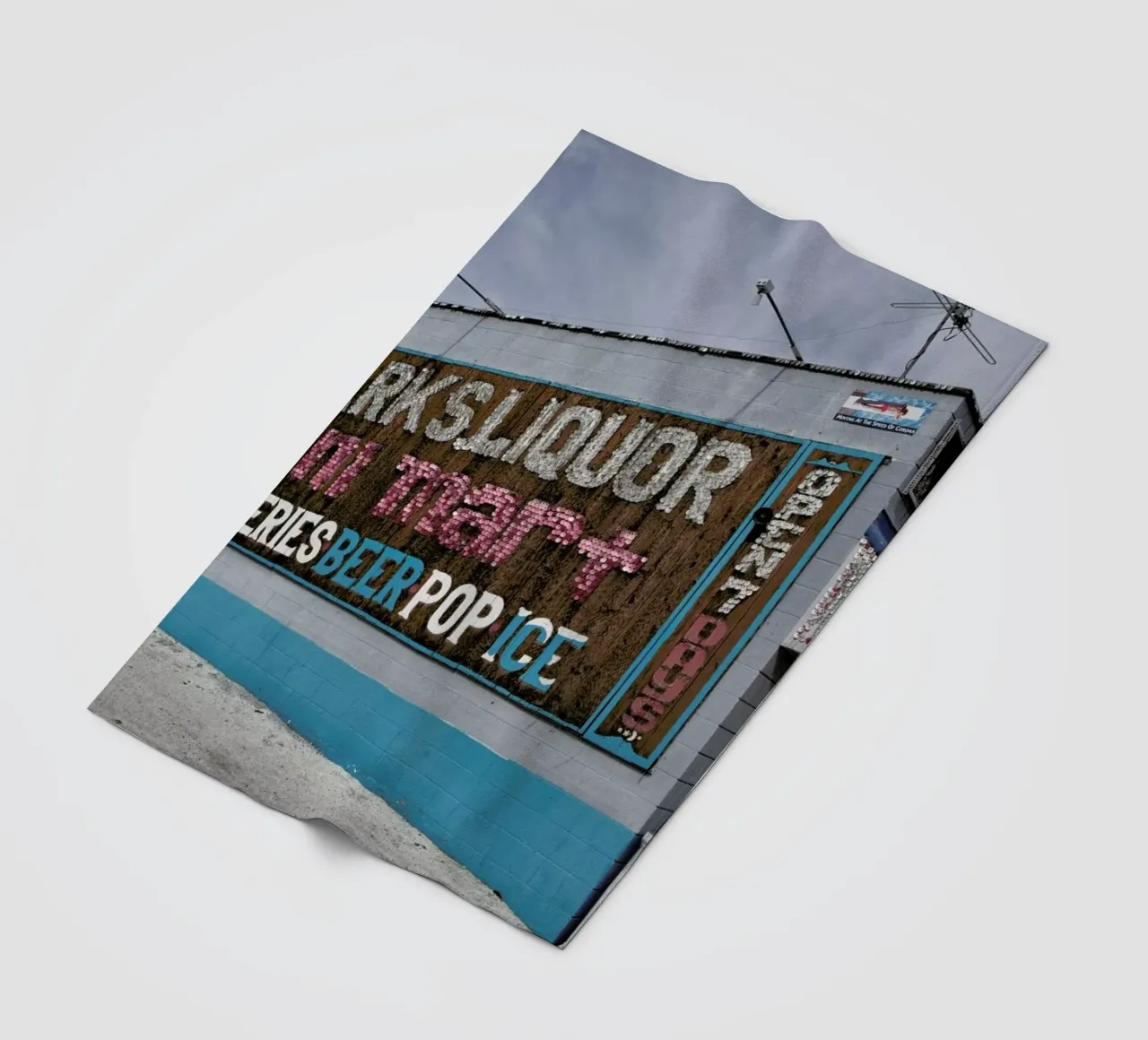 Liquor Store Hawthorne coperta in pile da Marc Gruninger
