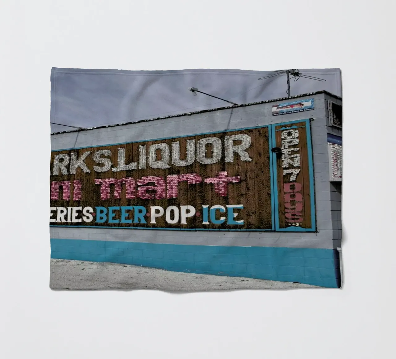 Liquor Store Hawthorne coperta in pile da Marc Gruninger