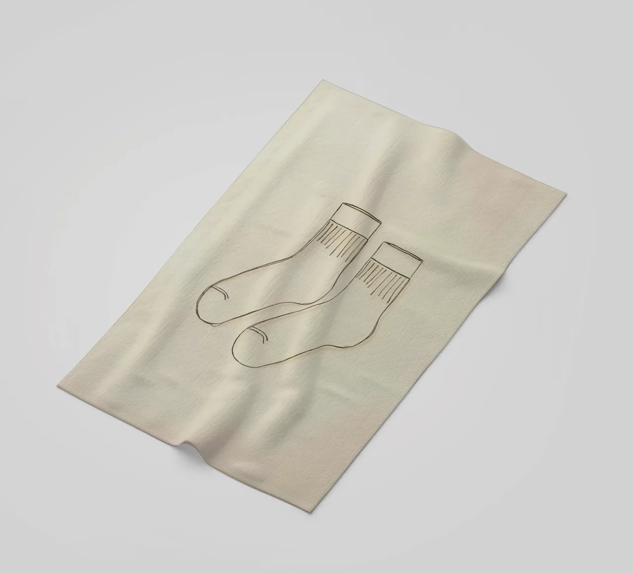 Dos calcetines informales se dibujan con simples líneas negras toalla de playa de DesignDoodle