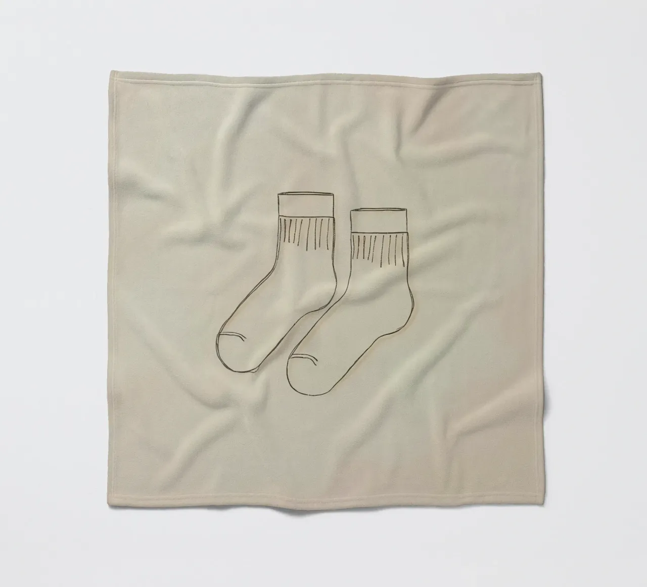 Dos calcetines informales se dibujan con simples líneas negras manta de franela de DesignDoodle