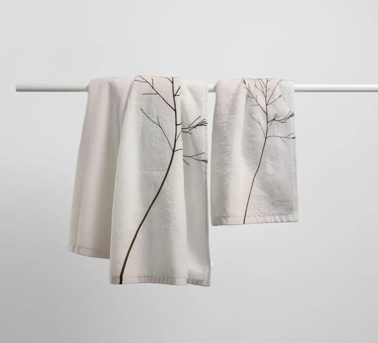 Singolo ramo botanico minimale, che mostra una foglia asciugamano da bagno da DesignDoodle