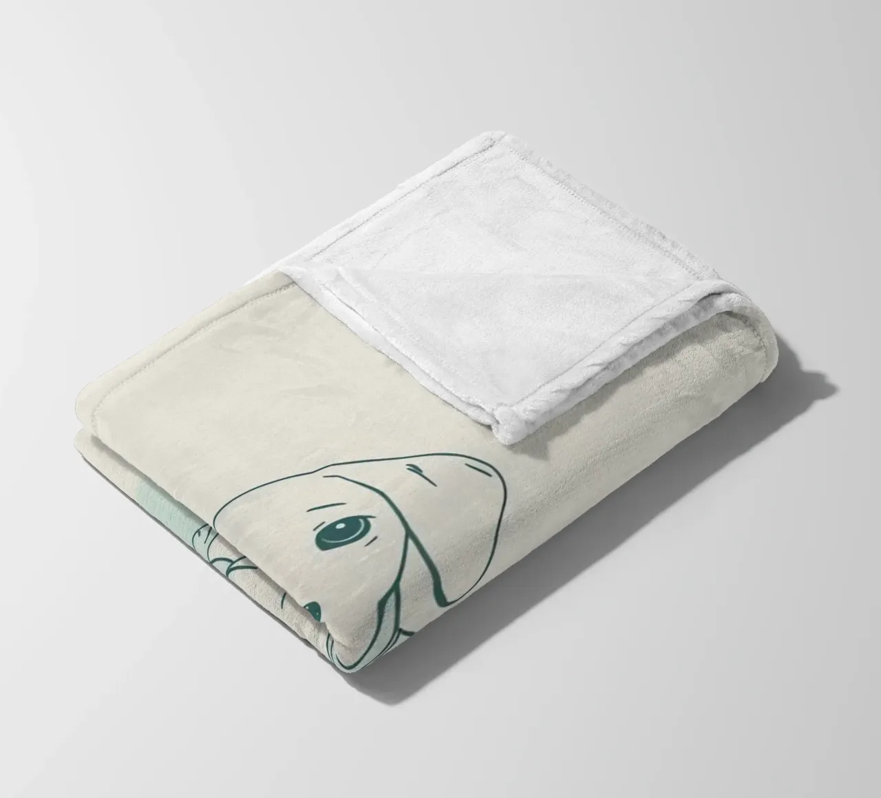 Un piccolo cucciolo aspetta al guinzaglio, seduto, con l'aria un po' triste coperta in pile da DesignDoodle