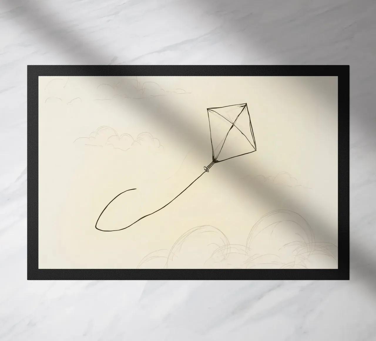 L'aquilone vola in alto con le nuvole abbozzate zerbino da DesignDoodle