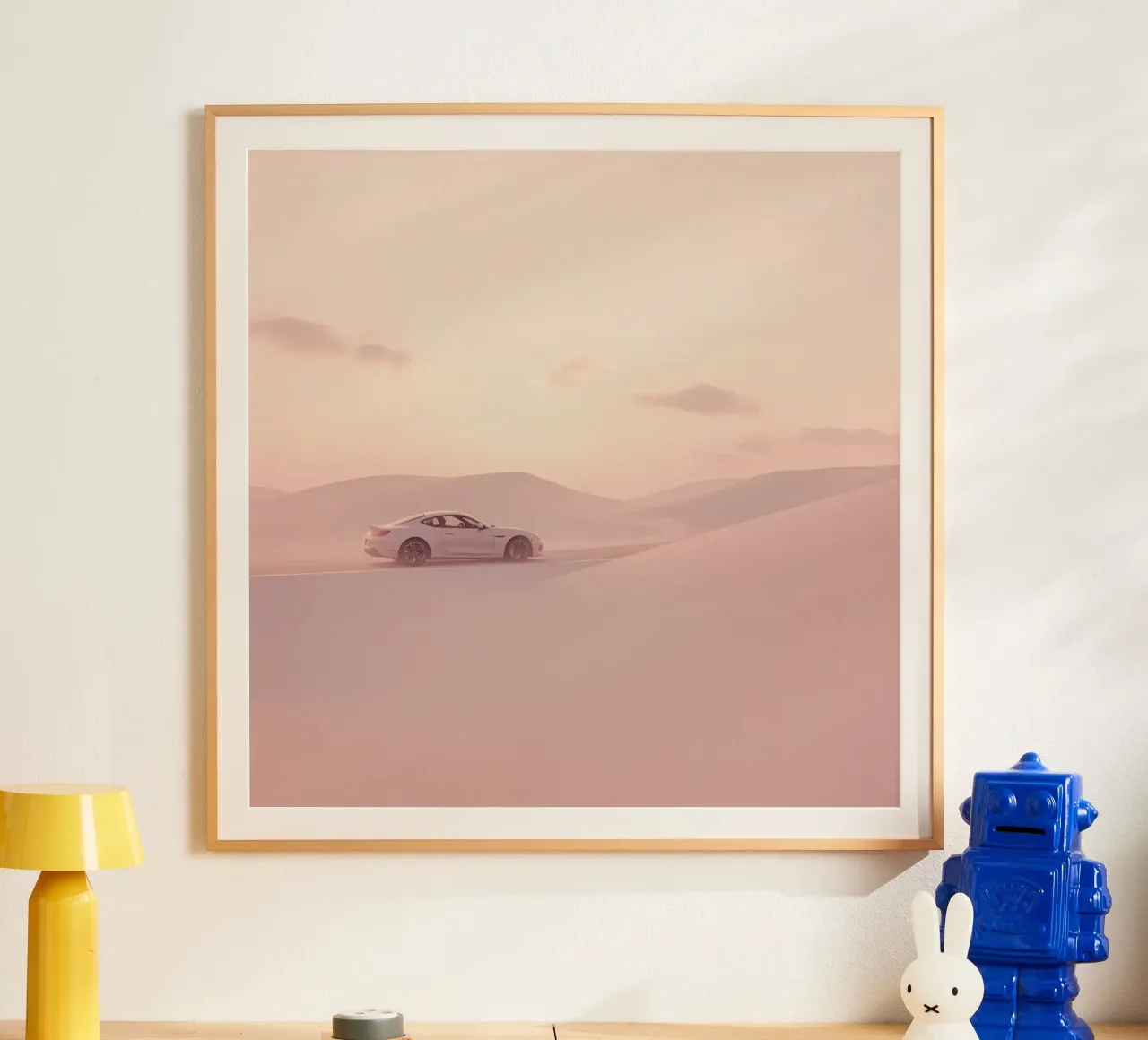 Un deportivo blanco recorre las dunas al atardecer hahnemühle de DesignDoodle