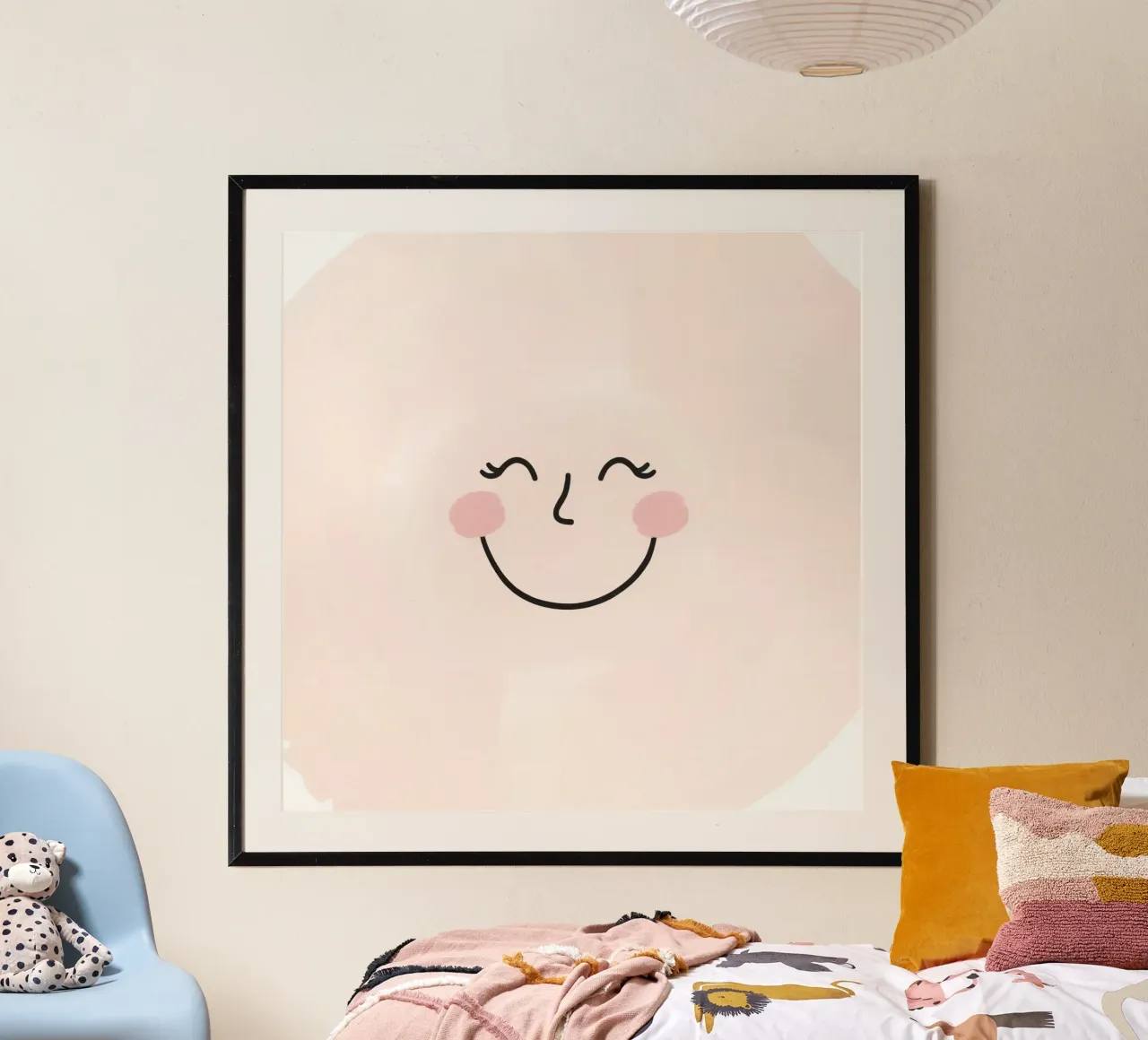 Disegno di una faccia felice su sfondo rosa chiaro carta hahnemühle da DesignDoodle