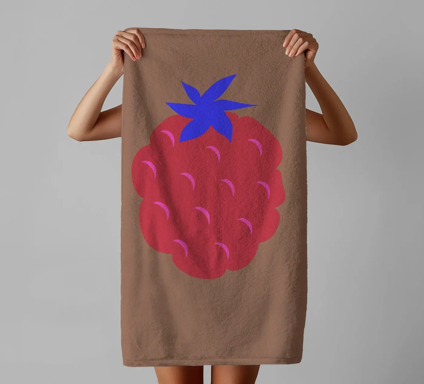 raspberry badhanddoek van FRICKE DESIGN