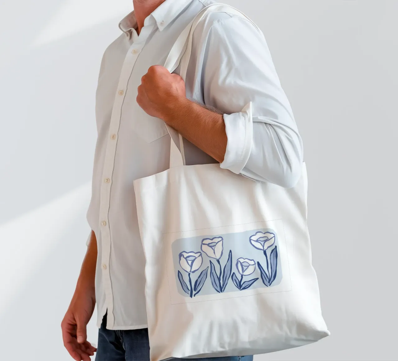 Tulipano botanico blu e bianco borsa in juta da Melloi Art Print