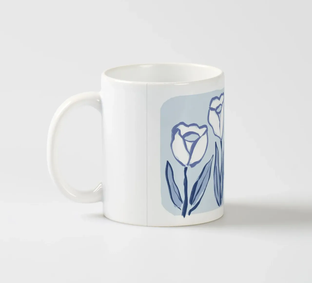 Tulipano botanico blu e bianco tazza in ceramica da Melloi Art Print