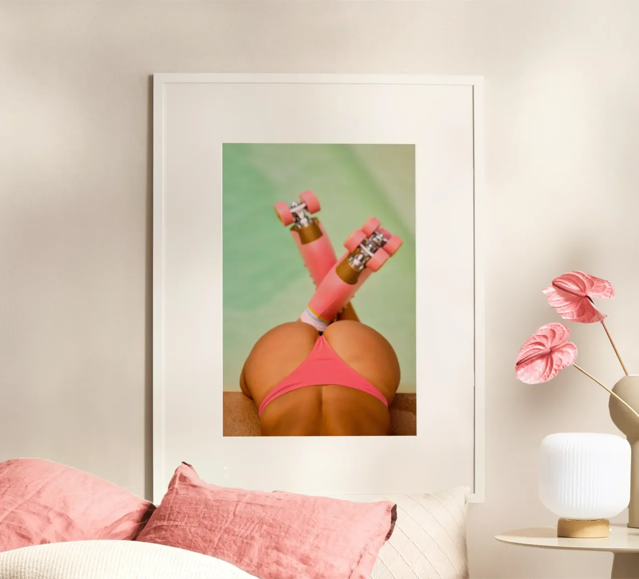 Pattini a rotelle e vibrazioni estive poster con telaio in legno da Barely