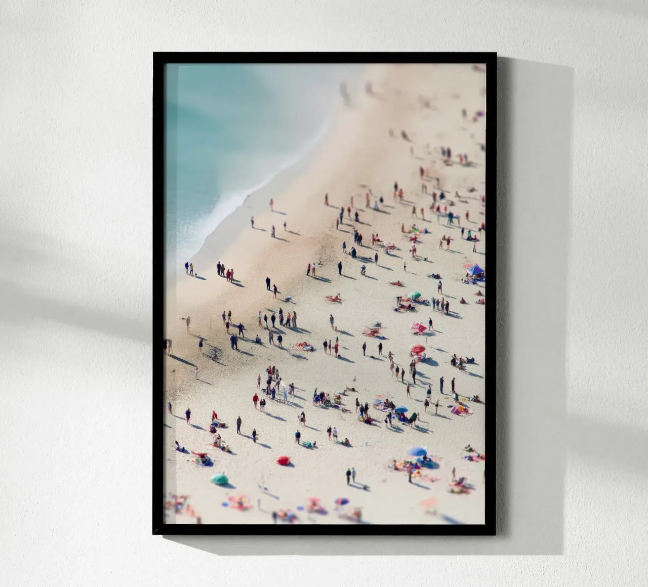 Beach Daydream – Abstract Aerial Photography poster con telaio in alluminio da Nadjaa