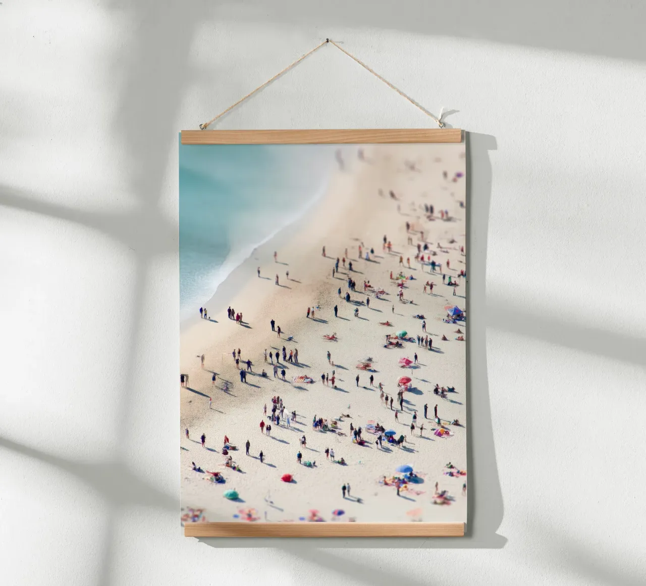 Beach Daydream – Abstract Aerial Photography poster con telaio in alluminio da Nadjaa