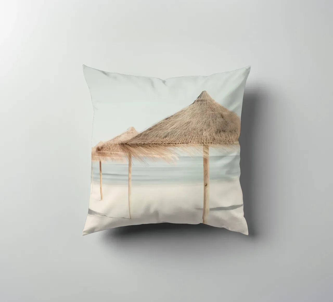Coastal Calm – Minimalist Beach Photography cuscino da Vela Luna