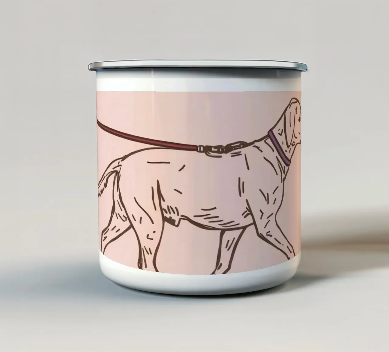 Schizzo di cane che cammina al guinzaglio su sfondo rosa pallido tazza in smalto da DesignDoodle