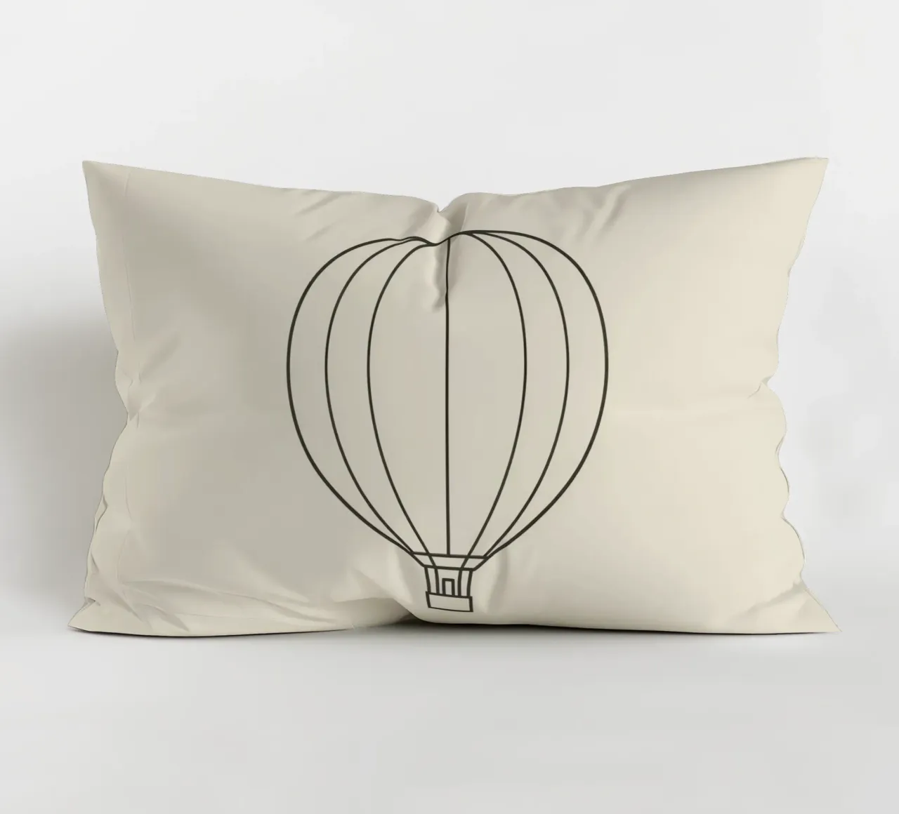 Sagoma nera di una mongolfiera con cesto per i passeggeri cuscino da DesignDoodle