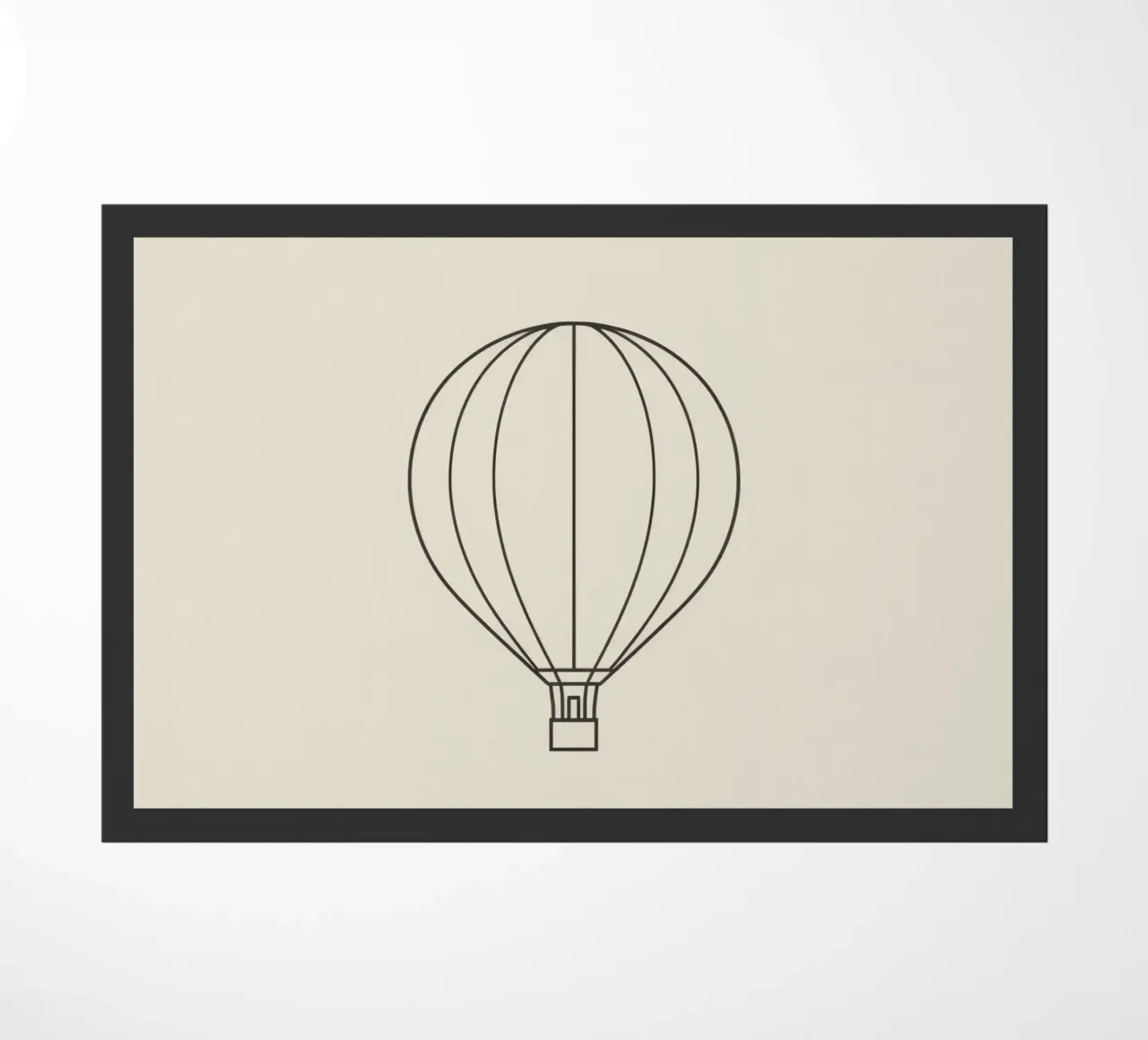 Sagoma nera di una mongolfiera con cesto per i passeggeri zerbino da DesignDoodle