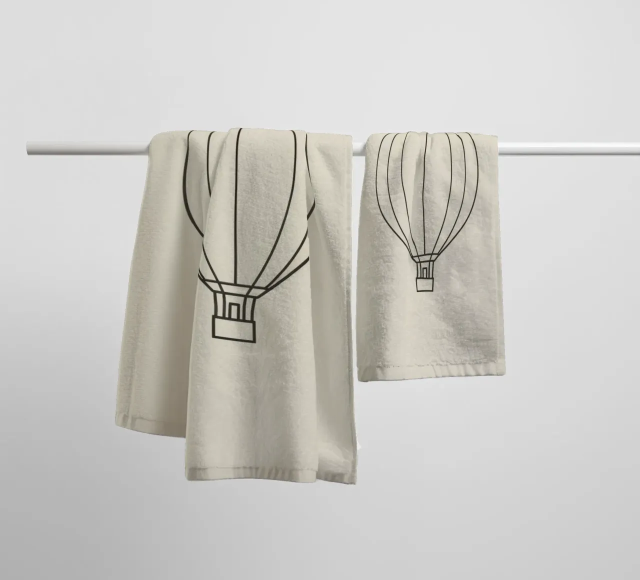 Sagoma nera di una mongolfiera con cesto per i passeggeri asciugamano da bagno da DesignDoodle