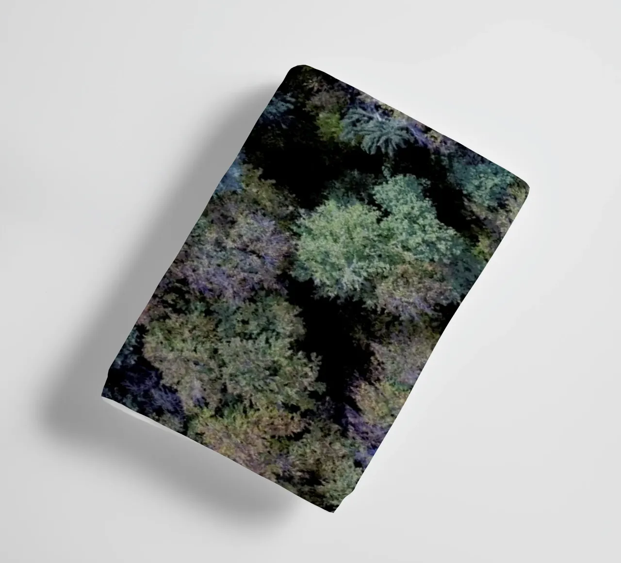 Autumn Forests from Above asciugamano da bagno da Studio Nahili