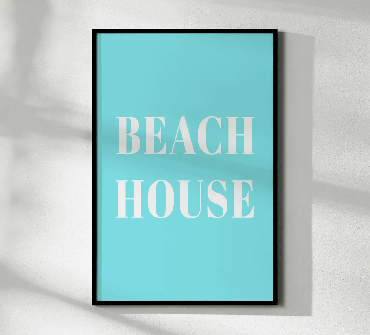 Beach House turqoise poster con telaio in legno da karenmenzenbach