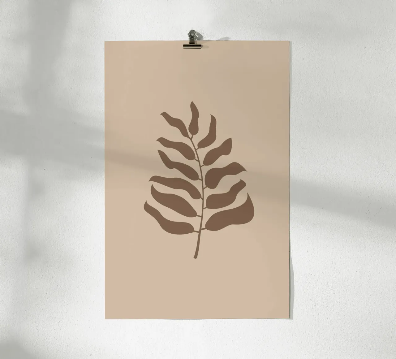Bold Palm Leaf brown poster con telaio in plastica da karenmenzenbach