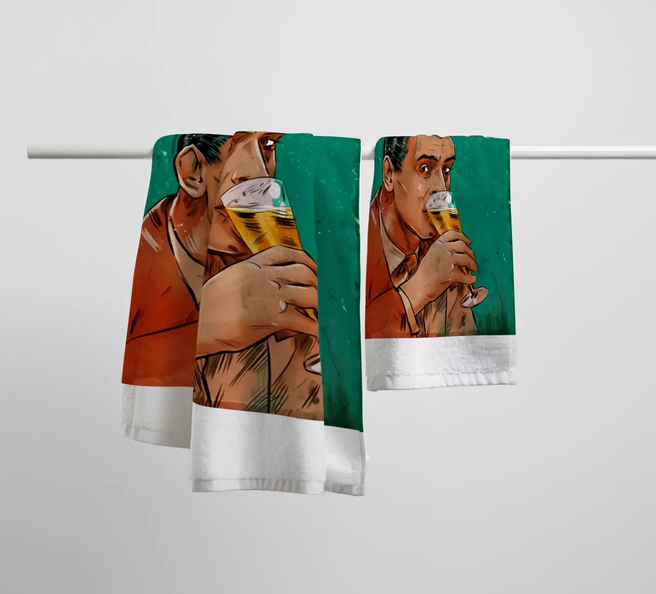 Un uomo rappresenta un ritratto di birra asciugamano da bagno da Jodie Art