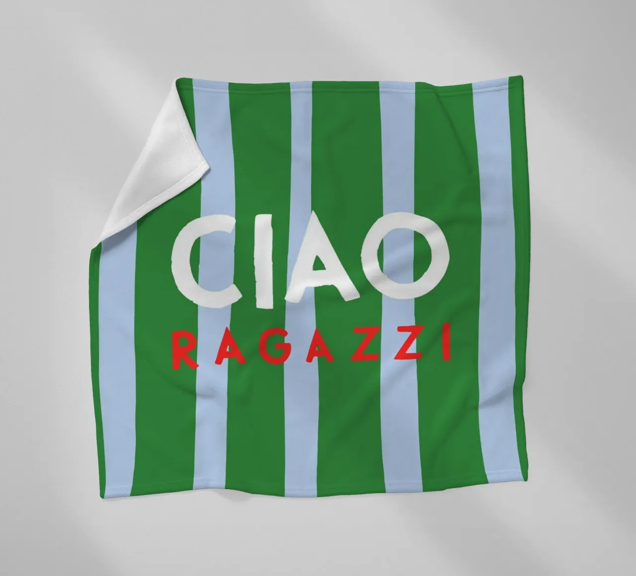 Ciao Ragazzi coperta in pile da Attaboy Dsgn