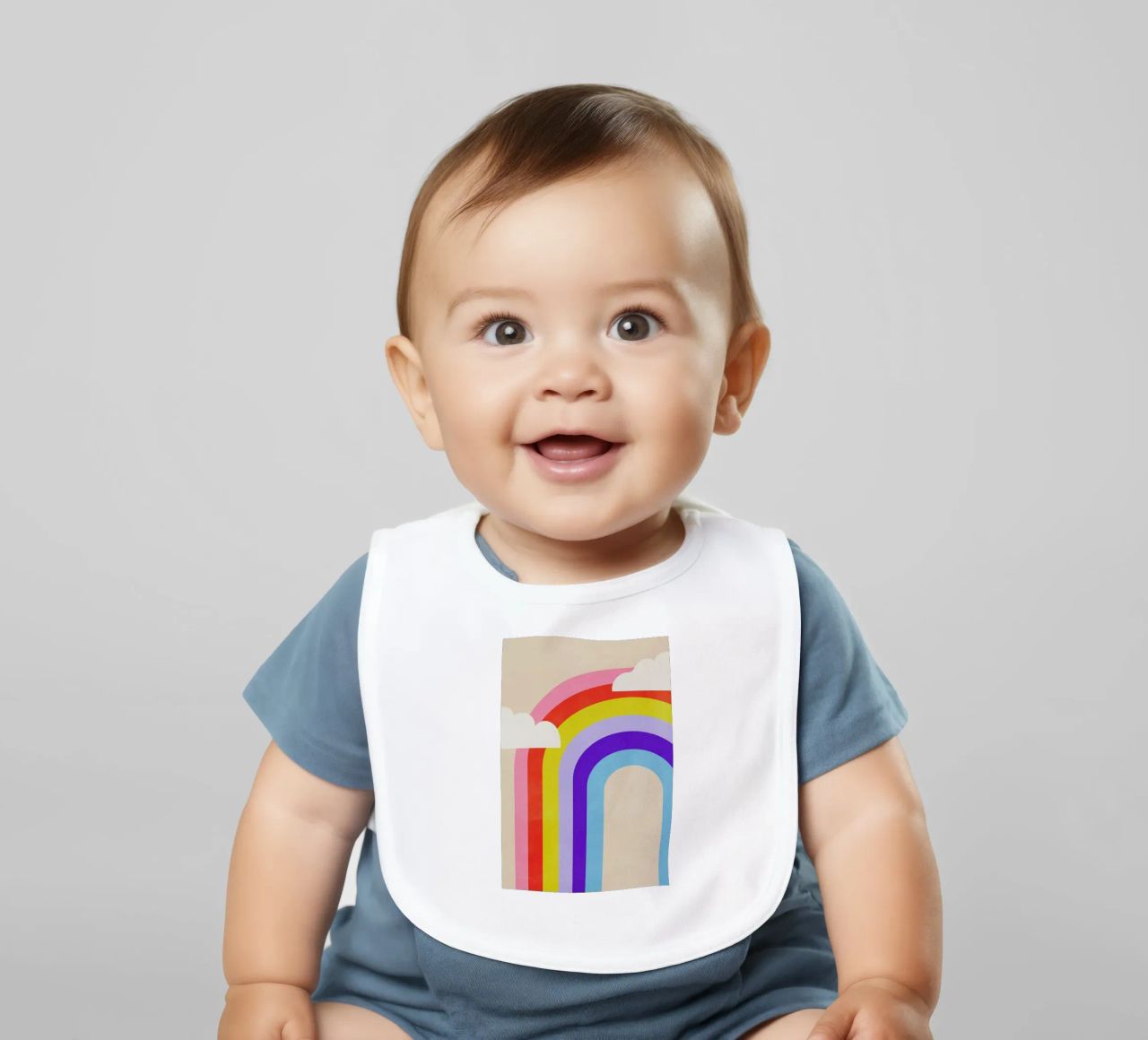 Rainbow and Clouds bavaglino da Little Flourishes
